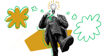 Ein Mann mit einer Lampe schreibt in ein Notizbuch und reflektiert über Gedanken und Ideen zur Mitarbeiterbindung